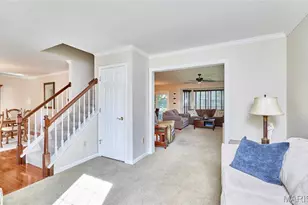 5173 Kings Park Dr, Saint Louis, MO 63129 - Photo 8