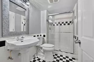 1609 Featherstone Dr, Town and Country, MO 63131 - Photo 48