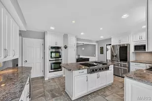 1609 Featherstone Dr, Town and Country, MO 63131 - Photo 14