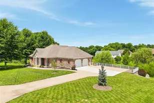 673 Royal Oak Ct, Washington, MO 63090 - Photo 2