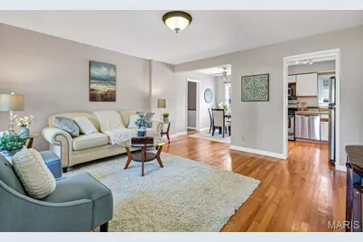 1064 Barry Court, Kirkwood, MO 63122 - Photo 2