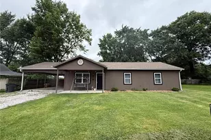 225 E 7th St, Montgomery City, MO 63361 - Photo 2