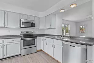 555 Kimberly Ct, Farmington, MO 63640 - Photo 8