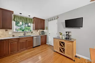 13247 Delft Dr, Saint Louis, MO 63146 - Photo 6