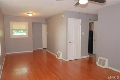 417 Crawford Road, Unincorporated, MO 63137 - Photo 2