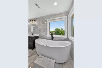 6320 Christopher Winds Court, Oakville, MO 63129 - Photo 38