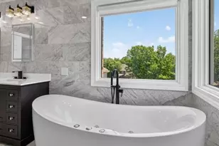 6320 Christopher Winds Ct, Oakville, MO 63129 - Photo 38