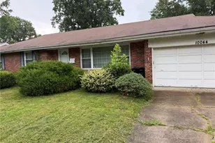 10044 Grosvenor Dr, Riverview, MO 63137 - Photo 2