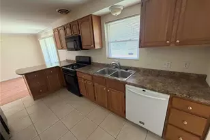 10044 Grosvenor Dr, Riverview, MO 63137 - Photo 12
