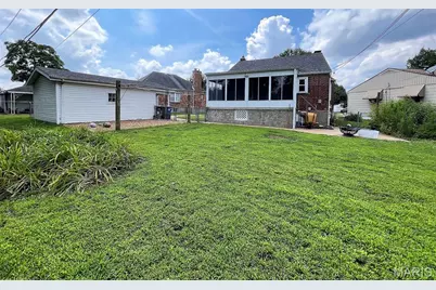 602 Boenecke Court, Bella Villa, MO 63125 - Photo 2