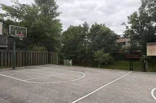 2038 Falling Brook Dr, Maryland Heights, MO 63043 - Photo 20