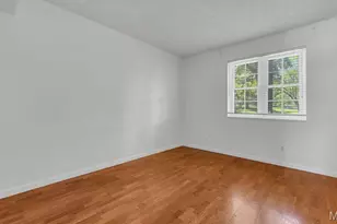 9188 Wrenwood Ln, Brentwood, MO 63144 - Photo 20