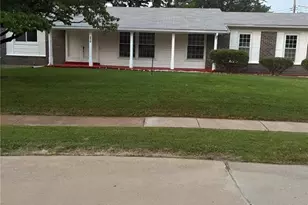 2910 Wellington Dr, Florissant, MO 63033 - Photo 1