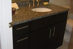 910 N McKnight Rd, University City, MO 63132 - Photo 10
