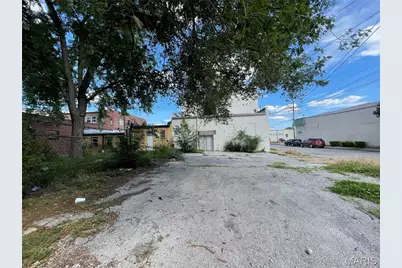 7427 S Broadway, Saint Louis, MO 63111 - Photo 4