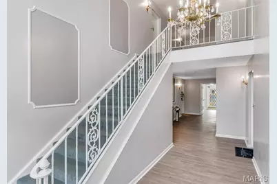 4392 Chateau De Ville Drive #E, Unincorporated, MO 63129 - Photo 4