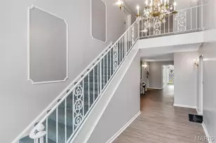 4392 Chateau De Ville Dr, Unincorporated, MO 63129 - Photo 4