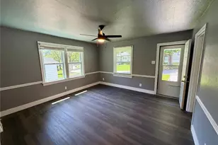 7121 Lamont Dr, Flordell Hills, MO 63136 - Photo 8