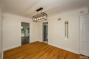 8719 White Ave, Brentwood, MO 63144 - Photo 10