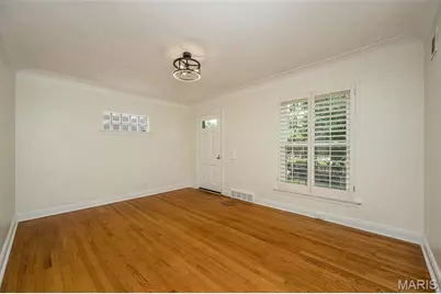 8719 White Avenue, Brentwood, MO 63144 - Photo 6