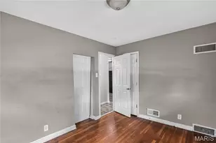 10324 Durness Dr, Saint Louis, MO 63137 - Photo 8
