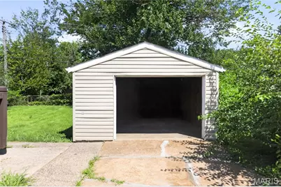 10324 Durness Drive, Saint Louis, MO 63137 - Photo 14