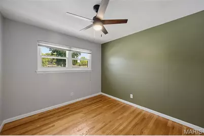 1045 Florland Drive, Florissant, MO 63031 - Photo 8