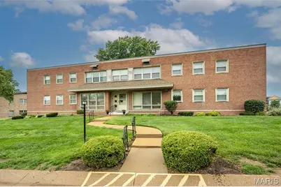 1 Delcrest Court #203, University City, MO 63124 - Photo 2