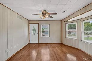 110 Edgeworth Ave, Maryland Heights, MO 63043 - Photo 2