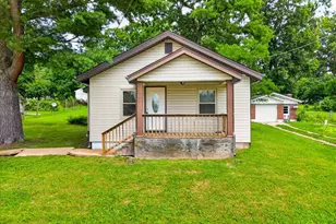 110 Edgeworth Ave, Maryland Heights, MO 63043 - Photo 1