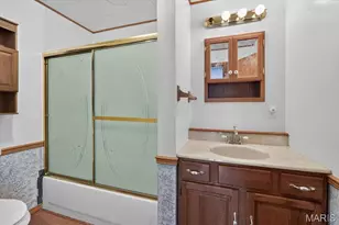 110 Edgeworth Ave, Maryland Heights, MO 63043 - Photo 14
