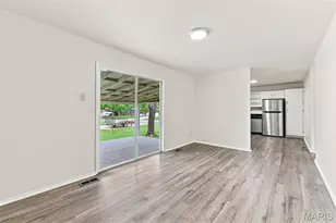 1448 La Cerros Ln, Florissant, MO 63031 - Photo 4