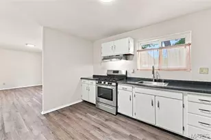 1448 La Cerros Ln, Florissant, MO 63031 - Photo 6