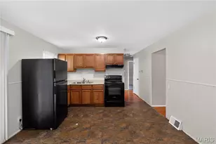 10320 Varnum Dr, Saint Louis, MO 63136 - Photo 6