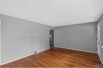 10320 Varnum Drive, Saint Louis, MO 63136 - Photo 4