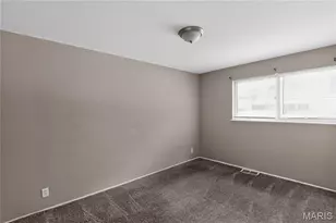 10320 Varnum Dr, Saint Louis, MO 63136 - Photo 14