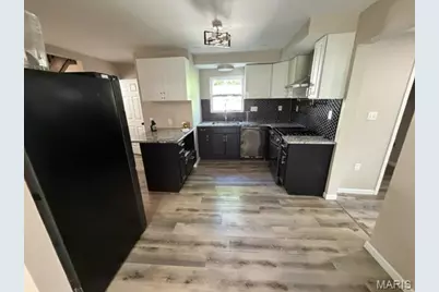 10643 Thorpe Avenue, Saint Louis, MO 63114 - Photo 10