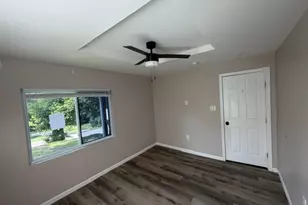 10643 Thorpe Ave, Saint Louis, MO 63114 - Photo 2