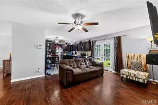 1124 Teson Rd, Hazelwood, MO 63042 - Photo 6