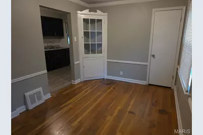 10089 Dwight Drive, Bellefontaine Neighbors, MO 63137 - Photo 6