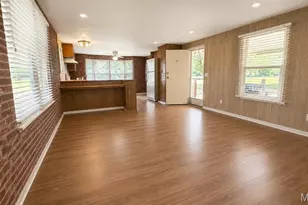26175 N Carol St, Warrenton, MO 63383 - Photo 6