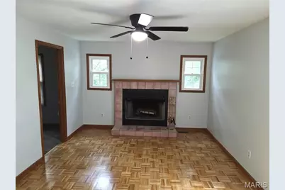10054 Hedge Drive, Bellefontaine Neighbors, MO 63137 - Photo 6