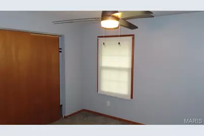 10054 Hedge Drive, Bellefontaine Neighbors, MO 63137 - Photo 10