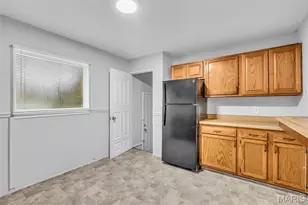 10521 Duke Dr, Castle Point, MO 63136 - Photo 8