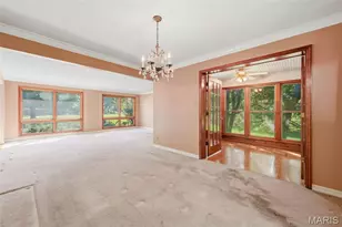 10806 Forest Cir Dr, Saint Louis, MO 63128 - Photo 10
