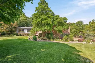 10806 Forest Cir Dr, Saint Louis, MO 63128 - Photo 2