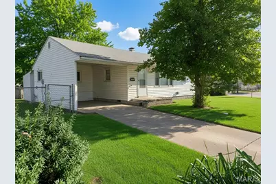8433 1st Street, Berkeley, MO 63134 - Photo 2