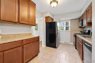 9731 Twincrest Dr, Saint Louis, MO 63126 - Photo 6