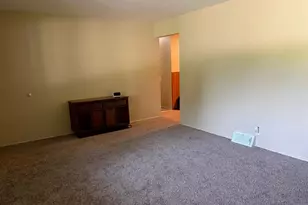10204 Dacey Dr, Dellwood, MO 63136 - Photo 6