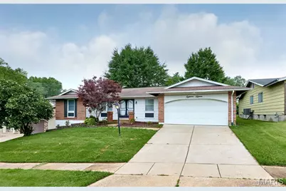 1815 Lakemont Lane, Hazelwood, MO 63138 - Photo 1